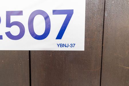 Casa à venda com 200m², 3 quartos e 5 vagas Casa à venda com 200m², 3 quartos e 5 vagasYBNJ-37