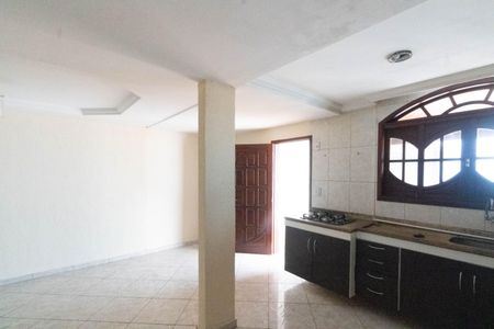 Casa à venda com 200m², 3 quartos e 5 vagas Casa à venda com 200m², 3 quartos e 5 vagasCozinha e Área de Serviço