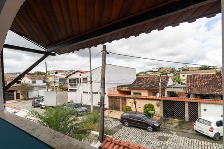 Casa à venda com 200m², 3 quartos e 5 vagas Casa à venda com 200m², 3 quartos e 5 vagasVista da Varanda
