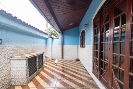 Casa à venda com 200m², 3 quartos e 5 vagas Casa à venda com 200m², 3 quartos e 5 vagasGaragem