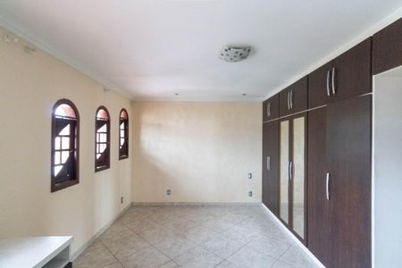 Casa à venda com 200m², 3 quartos e 5 vagas Casa à venda com 200m², 3 quartos e 5 vagasQuarto 3