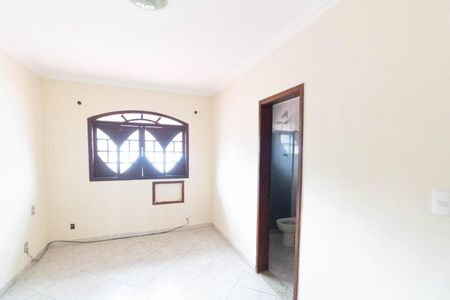 Casa à venda com 200m², 3 quartos e 5 vagas Casa à venda com 200m², 3 quartos e 5 vagasQuarto 2