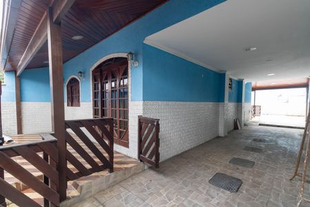 Casa à venda com 200m², 3 quartos e 5 vagas Casa à venda com 200m², 3 quartos e 5 vagasGaragem
