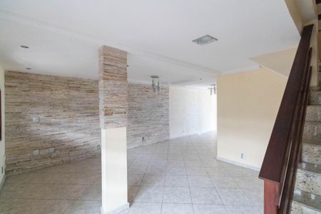 Sala de casa à venda com 3 quartos, 200m² em Campo Grande, Rio de Janeiro