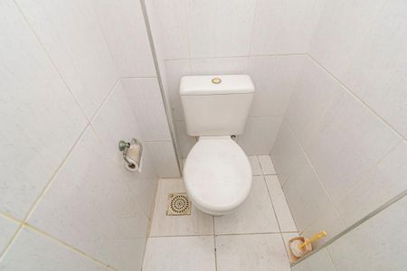 Apartamento à venda com 84m², 2 quartos e sem vaga Apartamento à venda com 84m², 2 quartos e sem vagaBanheiro de Serviço