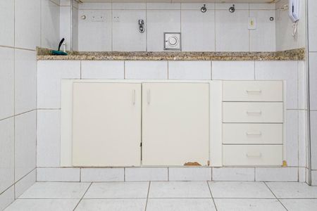 Apartamento à venda com 84m², 2 quartos e sem vaga Apartamento à venda com 84m², 2 quartos e sem vagaCozinha - Armários
