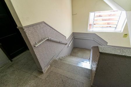 Apartamento à venda com 84m², 2 quartos e sem vaga Apartamento à venda com 84m², 2 quartos e sem vagaÁrea comum - Escadas