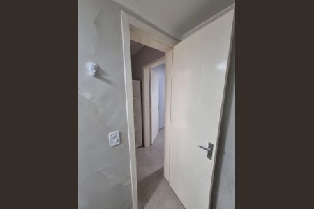 Banheiro de apartamento para alugar com 1 quarto, 53m² em Ideal, Novo Hamburgo