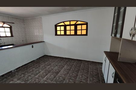 Casa para alugar com 283m², 4 quartos e 4 vagas Casa para alugar com 283m², 4 quartos e 4 vagasSala de Jantar