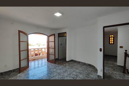 Casa para alugar com 283m², 4 quartos e 4 vagas Casa para alugar com 283m², 4 quartos e 4 vagasSuíte