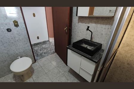 Casa para alugar com 283m², 4 quartos e 4 vagas Casa para alugar com 283m², 4 quartos e 4 vagasBanheiro social 1