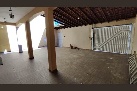 Casa para alugar com 283m², 4 quartos e 4 vagas Casa para alugar com 283m², 4 quartos e 4 vagasGaragem