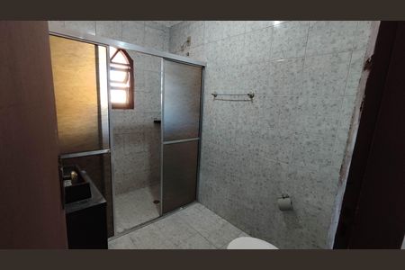 Casa para alugar com 283m², 4 quartos e 4 vagas Casa para alugar com 283m², 4 quartos e 4 vagasBanheiro social 1