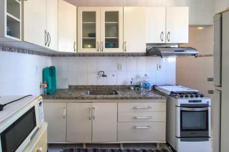 Apartamento para alugar com 72m², 2 quartos e 2 vagasCozinha 