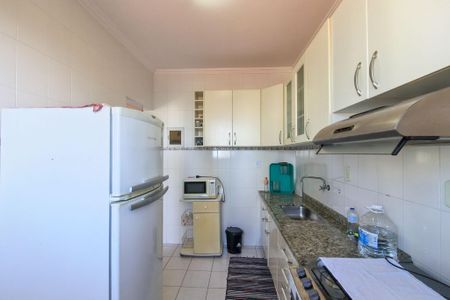 Apartamento para alugar com 72m², 2 quartos e 2 vagasCozinha 