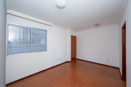 SALA de apartamento para alugar com 3 quartos, 60m² em Padre Eustáquio, Belo Horizonte