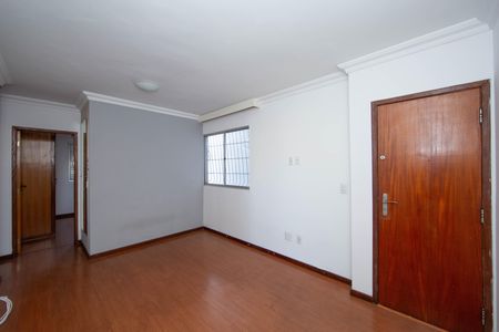 SALA de apartamento para alugar com 3 quartos, 60m² em Padre Eustáquio, Belo Horizonte