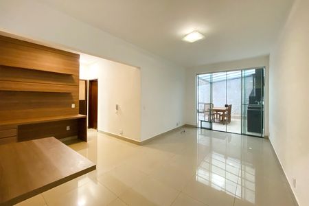Sala de apartamento à venda com 2 quartos, 136m² em Sion, Belo Horizonte