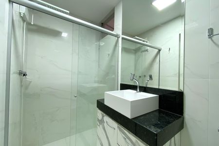 Banheiro da Suíte 1 de apartamento à venda com 2 quartos, 136m² em Sion, Belo Horizonte