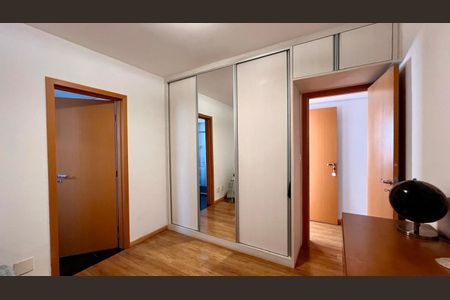Apartamento à venda com 293m², 4 quartos e 3 vagasSuíte 1