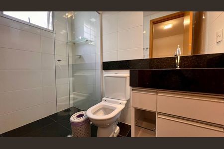 Apartamento à venda com 293m², 4 quartos e 3 vagasBanheiro da Suíte 1