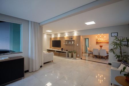 Sala de casa à venda com 3 quartos, 280m² em Vila Jardim Leblon, Belo Horizonte