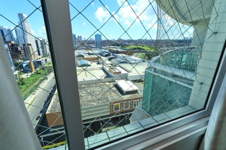 Vista da suíte de apartamento para alugar com 1 quarto, 46m² em Caminho das Árvores, Salvador