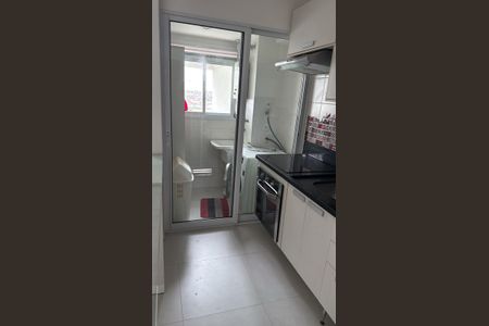 Cozinha de apartamento para alugar com 1 quarto, 46m² em Caminho das Árvores, Salvador