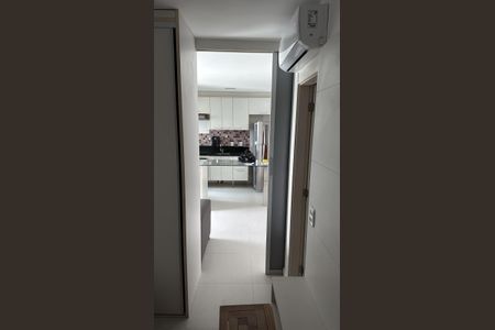 Corredor de apartamento para alugar com 1 quarto, 46m² em Caminho das Árvores, Salvador