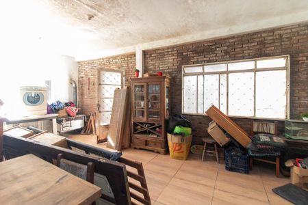 Casa à venda com 150m², 3 quartos e 4 vagas Casa à venda com 150m², 3 quartos e 4 vagasCozinha e Área de Serviço