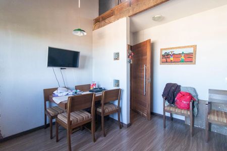 Sala de casa à venda com 3 quartos, 150m² em Cristal, Porto Alegre