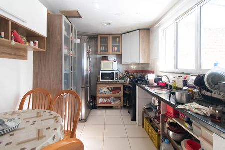 Casa à venda com 150m², 3 quartos e 4 vagas Casa à venda com 150m², 3 quartos e 4 vagasCozinha e Área de Serviço