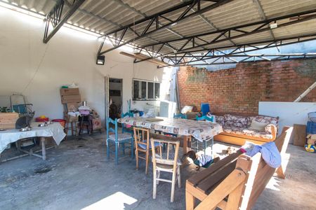 Casa à venda com 150m², 3 quartos e 4 vagas Casa à venda com 150m², 3 quartos e 4 vagasCozinha e Área de Serviço