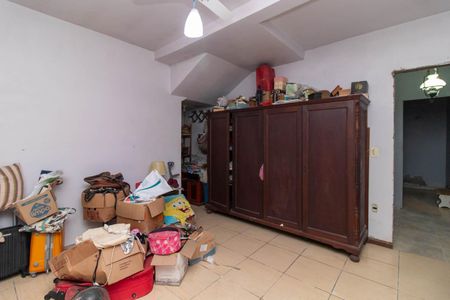 Casa à venda com 150m², 3 quartos e 4 vagas Casa à venda com 150m², 3 quartos e 4 vagasQuarto 5