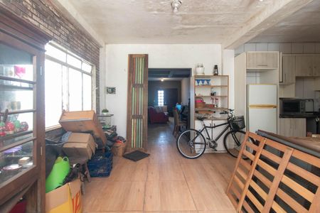 Casa à venda com 150m², 3 quartos e 4 vagas Casa à venda com 150m², 3 quartos e 4 vagasCozinha e Área de Serviço