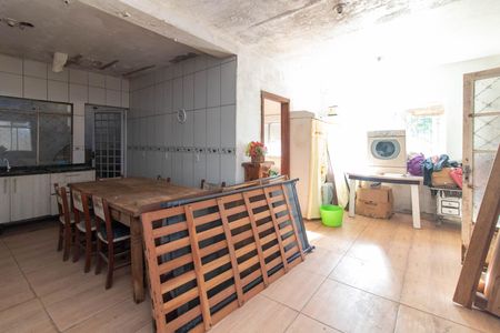 Casa à venda com 150m², 3 quartos e 4 vagas Casa à venda com 150m², 3 quartos e 4 vagasCozinha e Área de Serviço