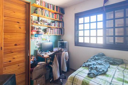 Casa à venda com 150m², 3 quartos e 4 vagas Casa à venda com 150m², 3 quartos e 4 vagasQuarto 2