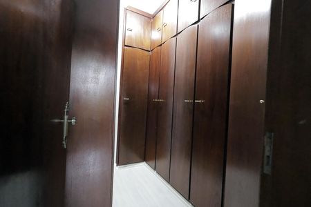Casa à venda com 160m², 3 quartos e 2 vagasCloset