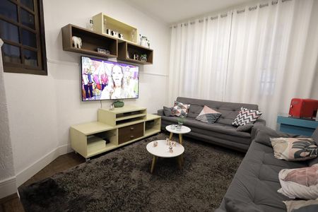 Casa à venda com 160m², 3 quartos e 2 vagasSala