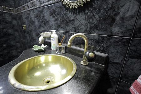 Casa à venda com 160m², 3 quartos e 2 vagasBanheiro