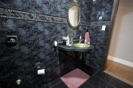 Casa à venda com 160m², 3 quartos e 2 vagasBanheiro