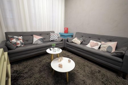 Casa à venda com 160m², 3 quartos e 2 vagasSala