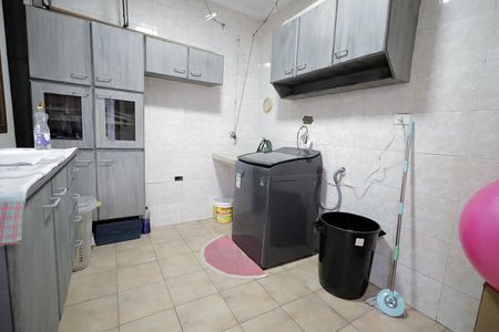 Casa à venda com 160m², 3 quartos e 2 vagasÁrea de Serviço