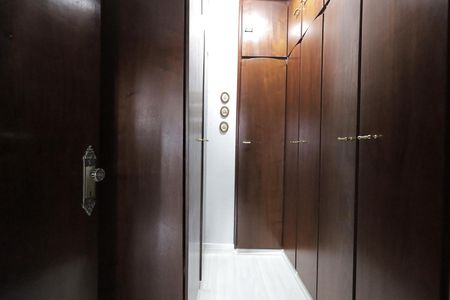 Casa à venda com 160m², 3 quartos e 2 vagasCloset