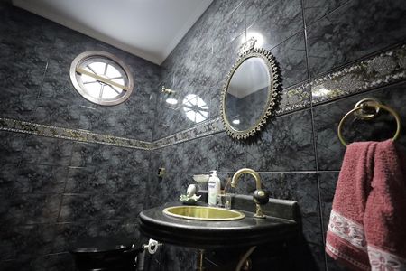 Casa à venda com 160m², 3 quartos e 2 vagasBanheiro