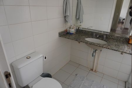 Apartamento à venda com 132m², 3 quartos e 2 vagasBanheiro da Suíte