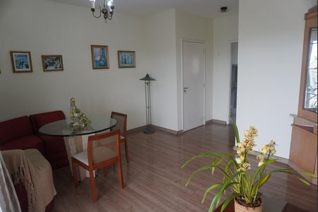 Apartamento à venda com 132m², 3 quartos e 2 vagasEntrada