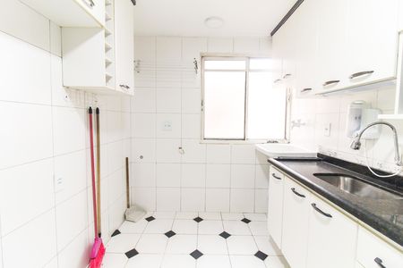 Apartamento à venda com 42m², 2 quartos e 1 vagaCozinha e Área de Serviço