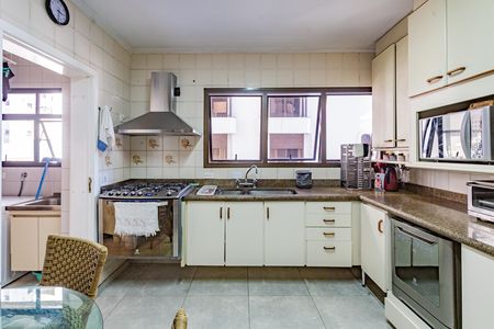 Apartamento para alugar com 217m², 4 quartos e 3 vagas Apartamento para alugar com 217m², 4 quartos e 3 vagasCozinha