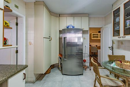 Apartamento para alugar com 217m², 4 quartos e 3 vagas Apartamento para alugar com 217m², 4 quartos e 3 vagasCozinha